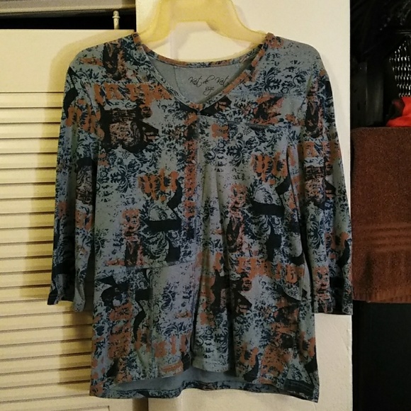 Ladies Top - Picture 1 of 1